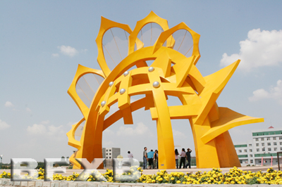 葵花雕塑(图)