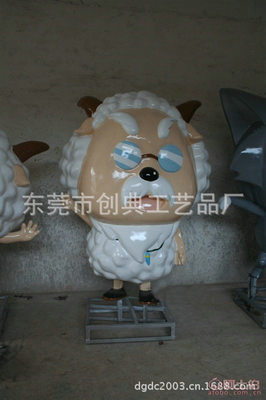 【创典艺术玻璃钢卡通雕塑游乐园卡通摆件厂家批发订制卡通公仔灰太狼1.2米】东莞市创典工艺品厂 - 产品库